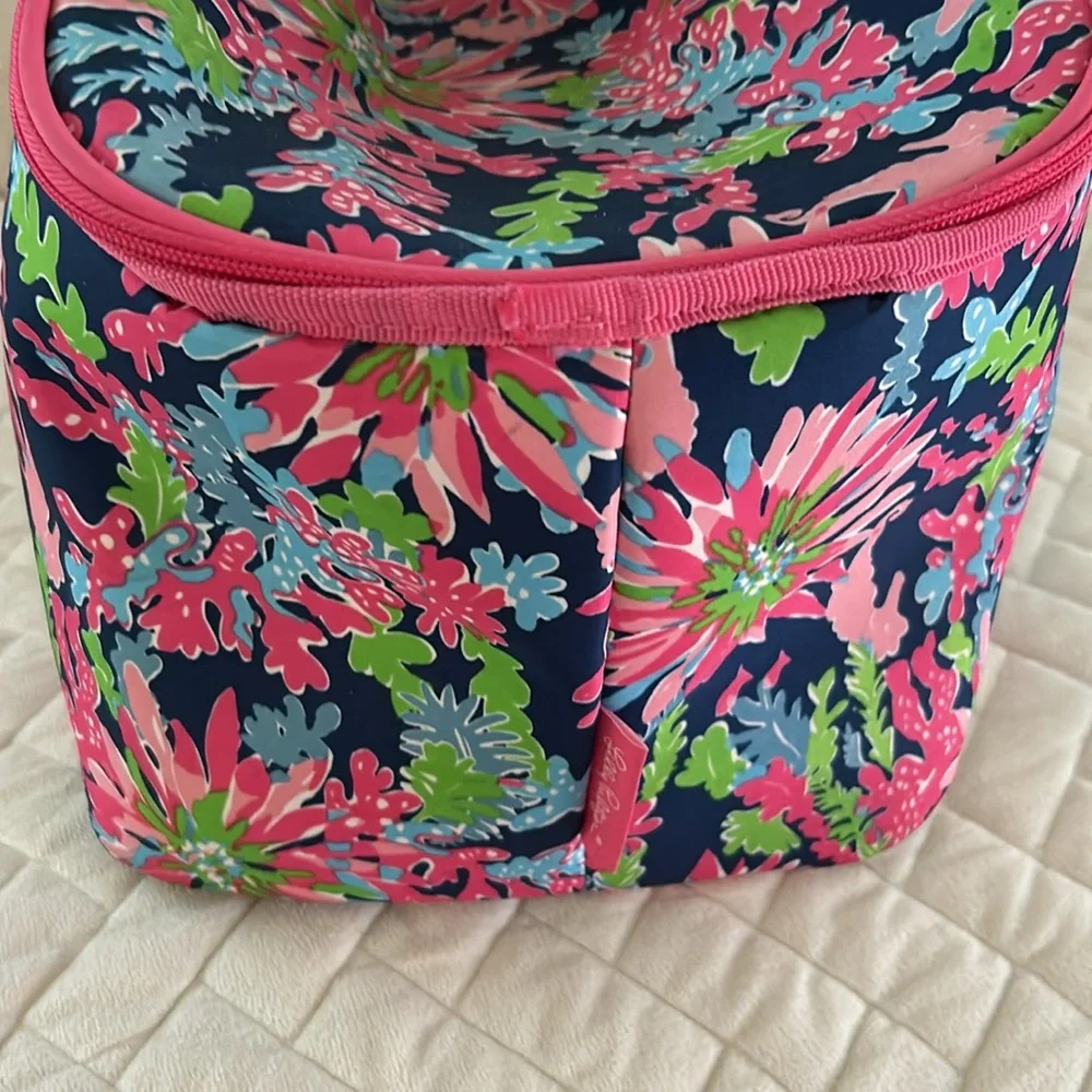 Lilly Pulitzer Insulated Tote/Bag - Picture 3 of 9
